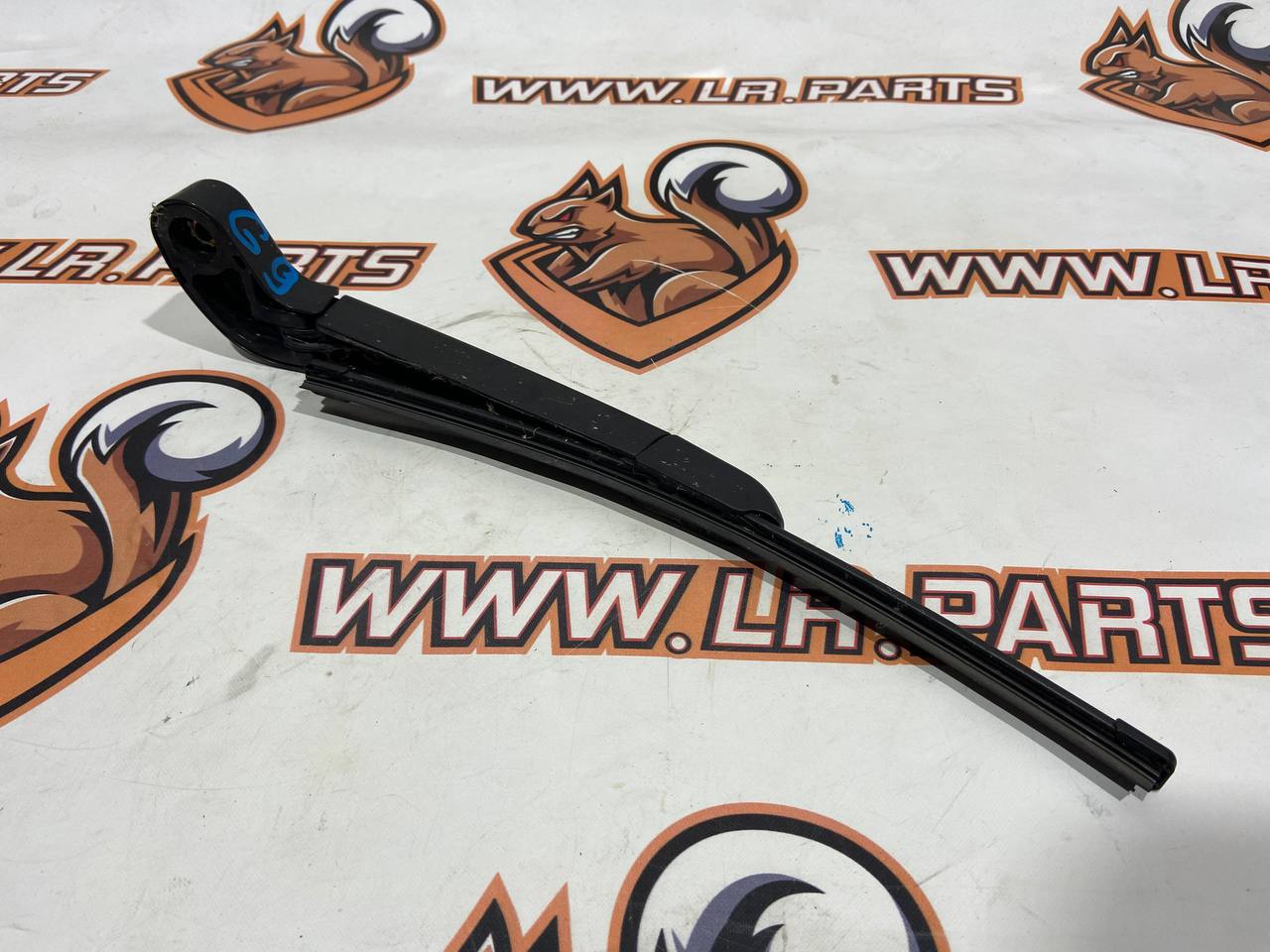 T4A6077 Rear wiper arm Jaguar F-Pace X761 (2017-) used cost 35 € in stock 1 pcs.