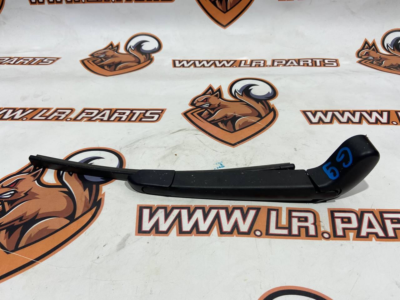 T4A6077 Rear wiper arm Jaguar F-Pace X761 (2017-) used cost 35 € in stock 1 pcs.