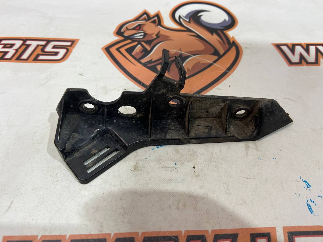 T4A6235 Right bumper bracket Kronstein Jaguar F-Pace X761 (2017-) Used - Image 14