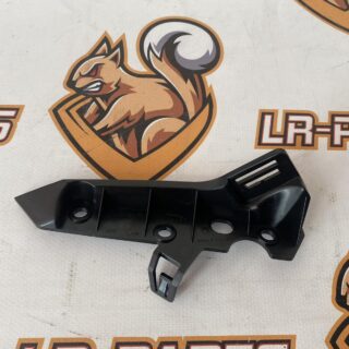 T4A6235 Right bumper bracket Kronstein Jaguar F-Pace X761 (2017-) Used cost 15 € in stock 1 pcs.