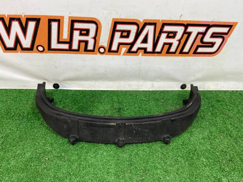 T4A7375 Hood deflector Jaguar F-Pace X761 (2017-) Used cost 100 € in stock 4 pcs.