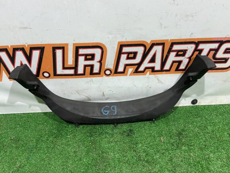 T4A7375 Hood deflector Jaguar F-Pace X761 (2017-) Used cost 100 € in stock 4 pcs.