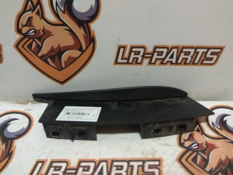 T4A7401 Rear wheel arch molding right Jaguar F-Pace X761 (2017-) used cost 25 € in stock 5 pcs.