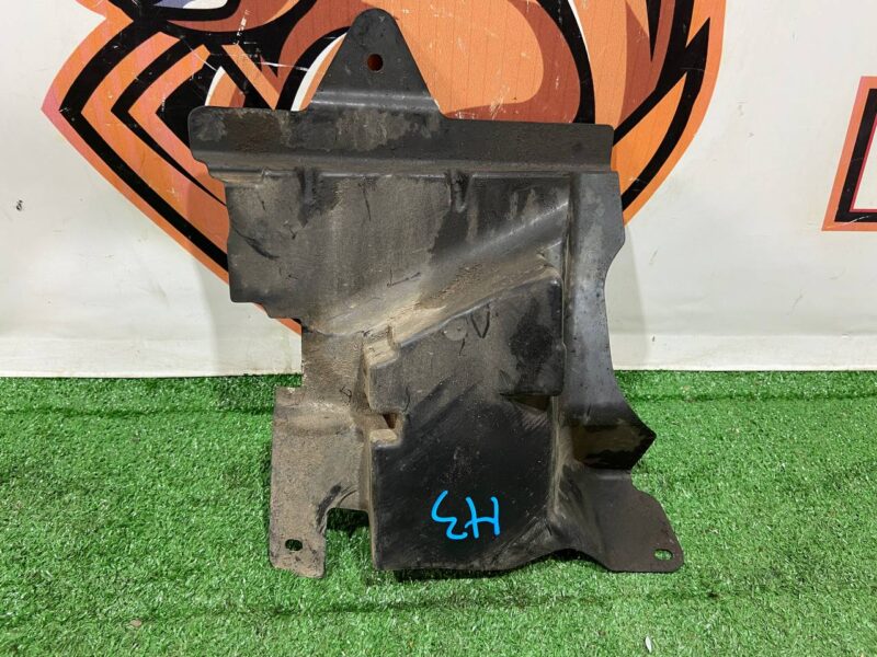 T4A8111 Mudguard front right Jaguar F-Pace Used cost 11,5 € in stock 5 pcs.