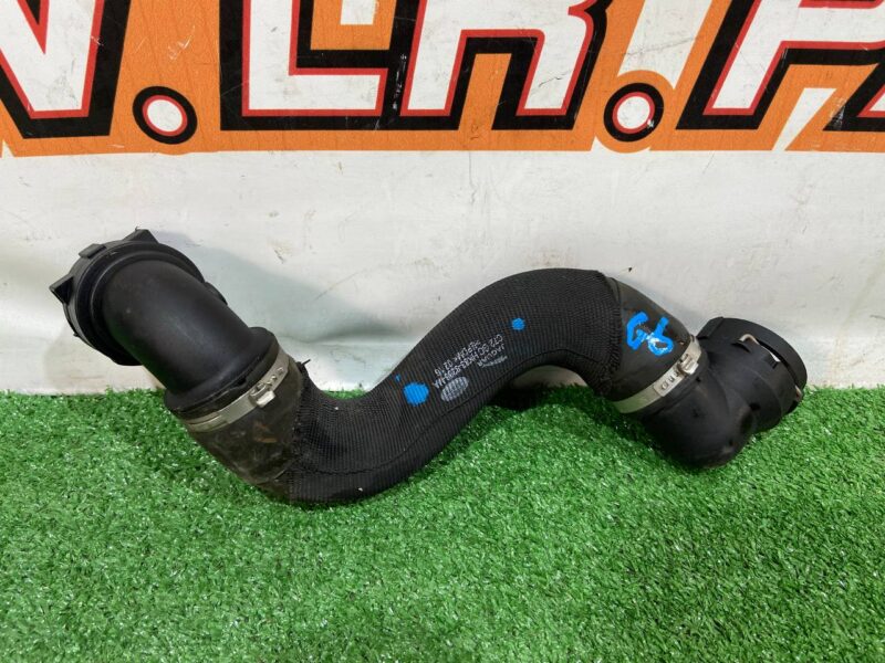 T4A9990 Lower radiator hose Jaguar F-Pace X761 (2017-) used cost 25 € in stock 1 pcs.