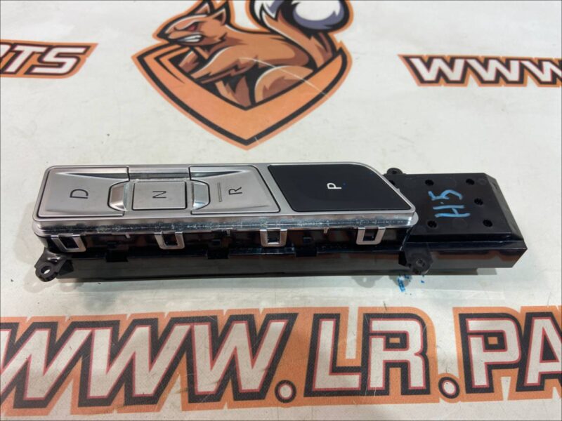 T4K10105 Gear shift module Jaguar I-Pace X590 (2018-) Used cost 300 € in stock 1 pcs.