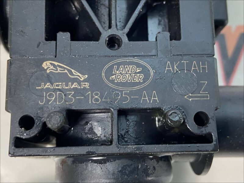 T4K1028 Heater valve Jaguar I-Pace (2018-) Used cost 150 € in stock 11 pcs.
