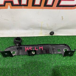 T4K10315 Rear left wing mounting bracket Jaguar I-Pace (2018-) Used cost 20 € in stock 6 pcs.