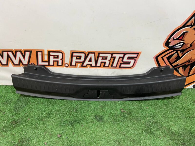 T4K1235PVJ Rear trunk panel trim Jaguar I-Pace (2018-) Used cost 100 € in stock 4 pcs.