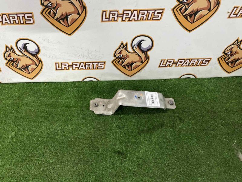 T4K1261 Used JAGUAR I-PACE additional subframe bracket cost 5 € in stock 1 pcs.