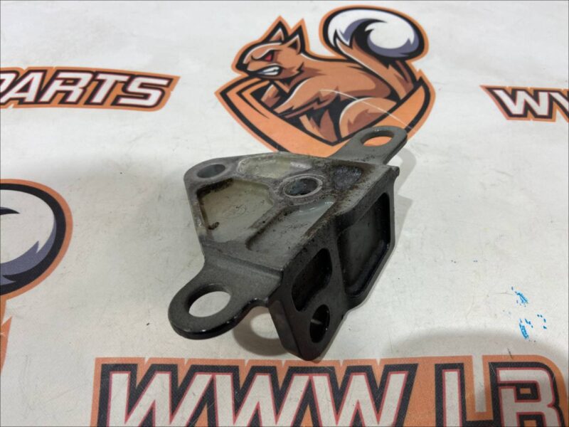 T4K1488 Bracket metal butt lion JAGUAR I-PACE Used cost 10 € in stock 3 pcs.