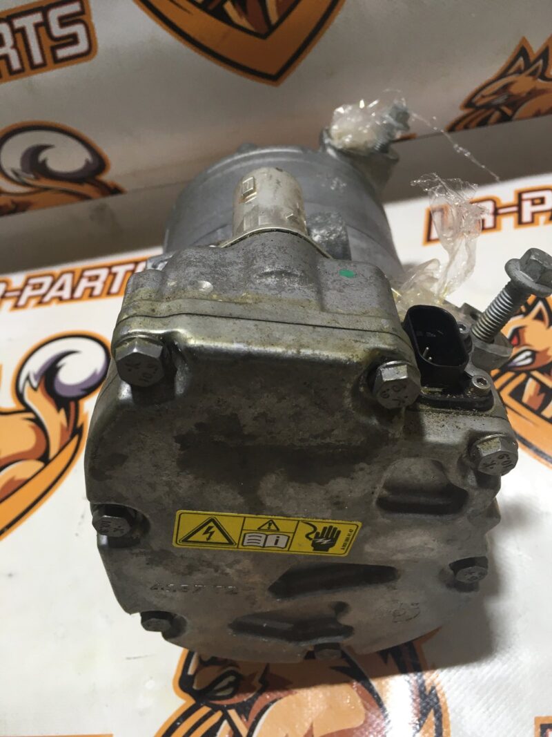 T4K2171 AC compressor electric Jaguar I-Pace X590 (2018-) used cost 400 € in stock 4 pcs.
