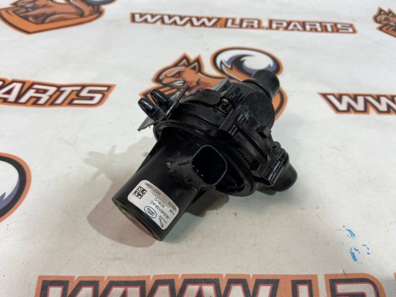 T4K4643 Thermostat Jaguar I-Pace (2018-) Used cost 120 € in stock 1 pcs.