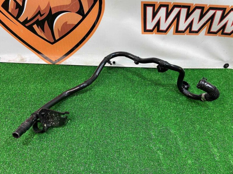 T4K4814 Coolant hose Jaguar I-Pace (2018-) used cost 35 € in stock 1 pcs.