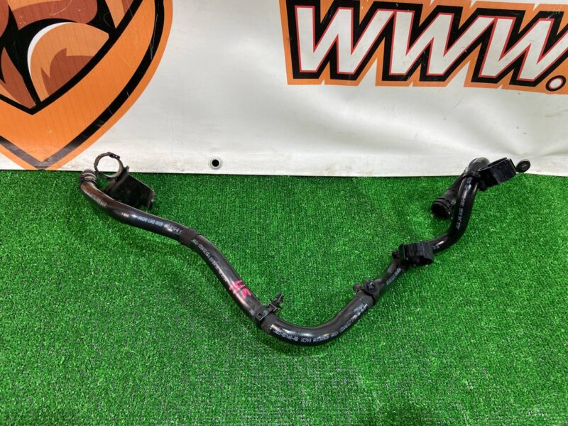 T4K4814 Coolant hose Jaguar I-Pace (2018-) used cost 35 € in stock 1 pcs.