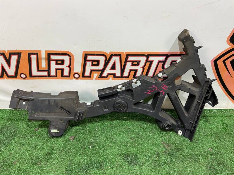T4K5191 Rear bumper mounting bracket right Jaguar I-Pace X590 (2018-) Used cost 60 € in stock 7 pcs.