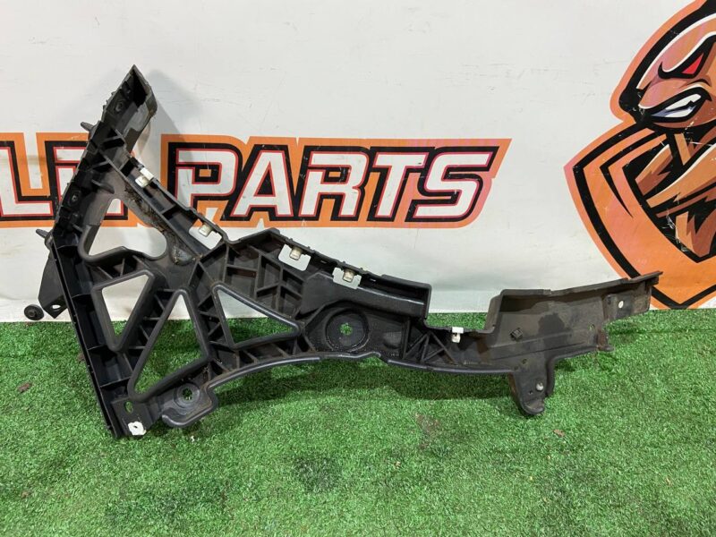 T4K5191 Rear bumper mounting bracket right Jaguar I-Pace X590 (2018-) Used cost 60 € in stock 7 pcs.