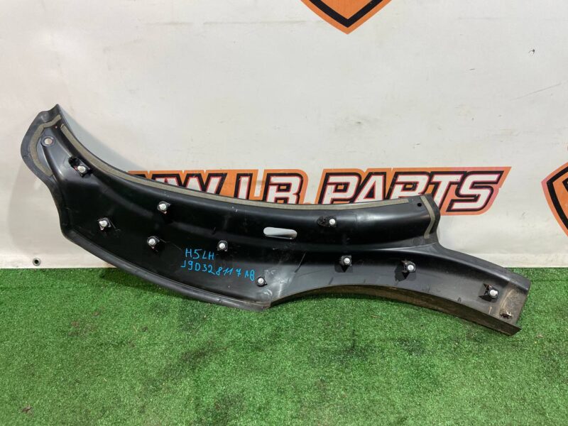 T4K5228 Jaguar I-Pace (2018-) Rear Left Arch Molding Used cost 130 € in stock 7 pcs.