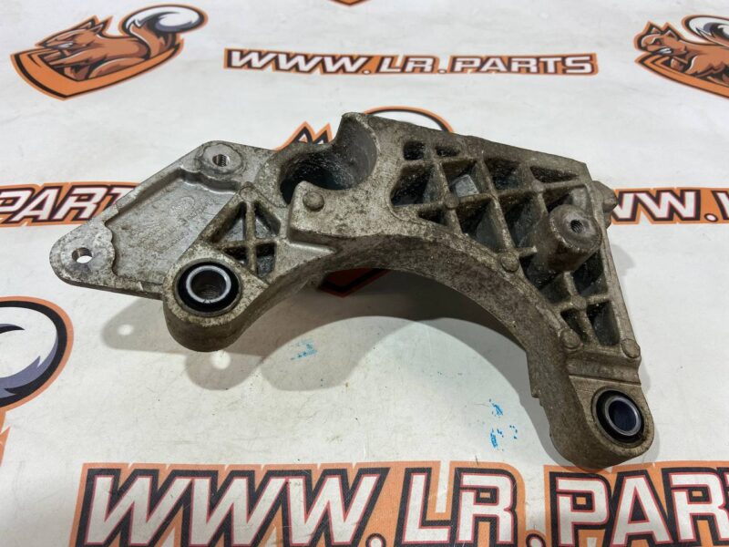 T4K8346 Left electric motor bracket Jaguar I-Pace (2018-) USED cost 80 € in stock 11 pcs.