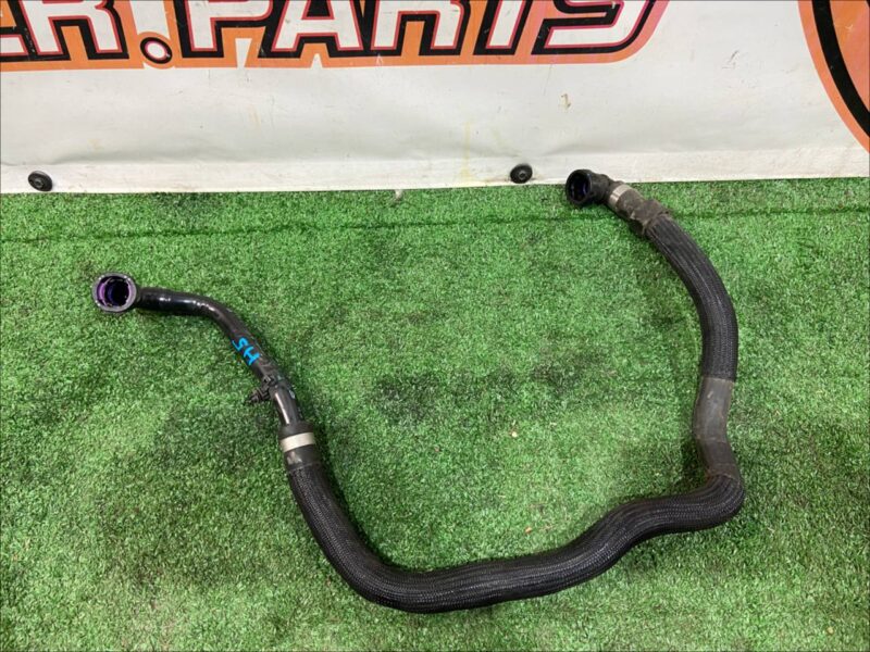 T4K9529 Coolant system hose Jaguar I-Pace (2018-) Used cost 50 € in stock 3 pcs.