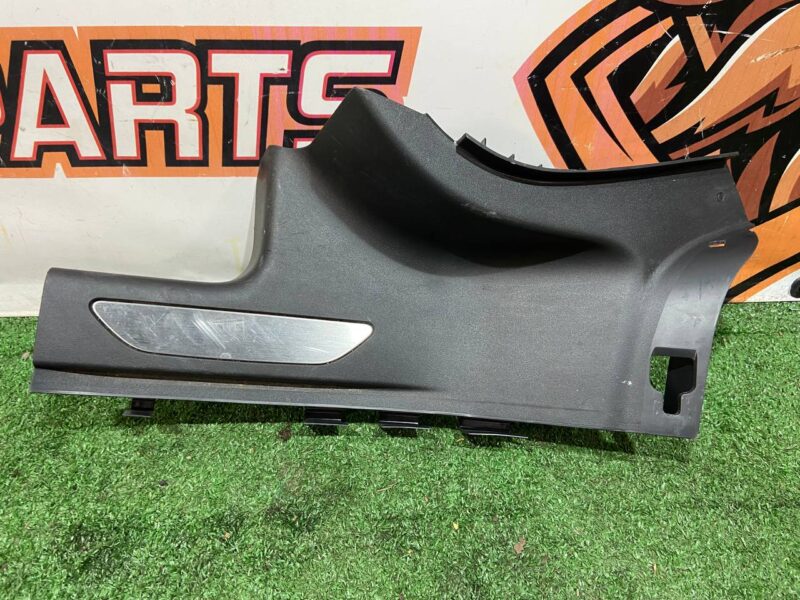 T4K9678PVJ Rear left sill trim Jaguar I-Pace (2018-) Used cost 100 € in stock 3 pcs.