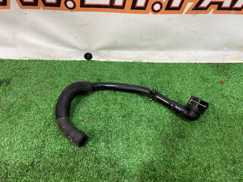 T4K9798 Coolant pipe Jaguar I-Pace (2018-) used cost 25 € in stock 2 pcs.