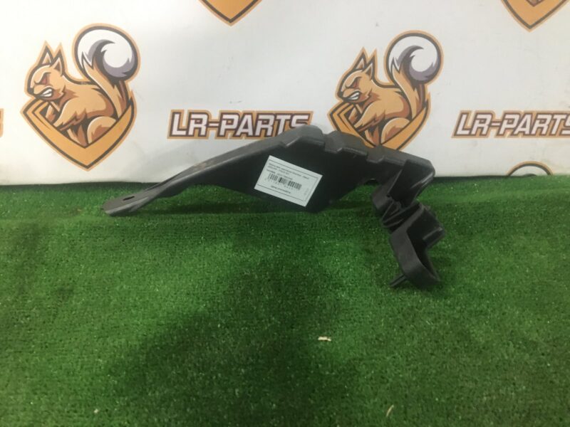 T4K9887 Bumper mounting bracket right Jaguar I-Pace (2018-) Used cost 15 € in stock 7 pcs.