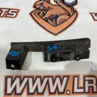 T4K9897 Rear right fender liner bracket Jaguar I-Pace (2018-) Used cost 25 € in stock 10 pcs.