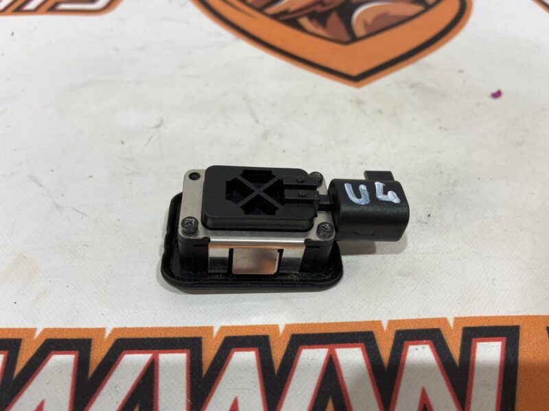 T4N1386 Used JAGUAR I-PACE trunk opening button cost 25 € in stock 2 pcs.