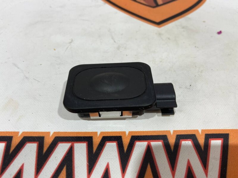 T4N1386 Used JAGUAR I-PACE trunk opening button cost 25 € in stock 2 pcs.