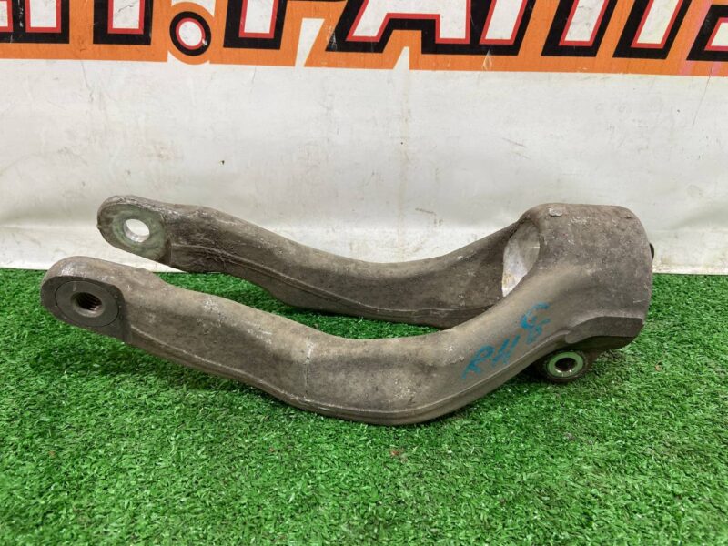 T4N35985 Shock absorber fork right front JAGUAR F-PACE Used cost 50 € in stock 11 pcs.