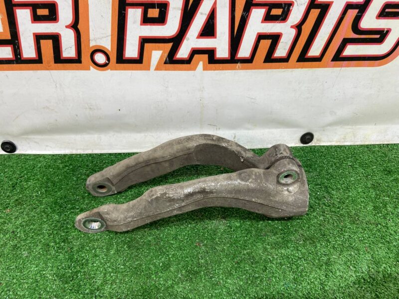 T4N35985 Shock absorber fork right front JAGUAR F-PACE Used cost 50 € in stock 11 pcs.