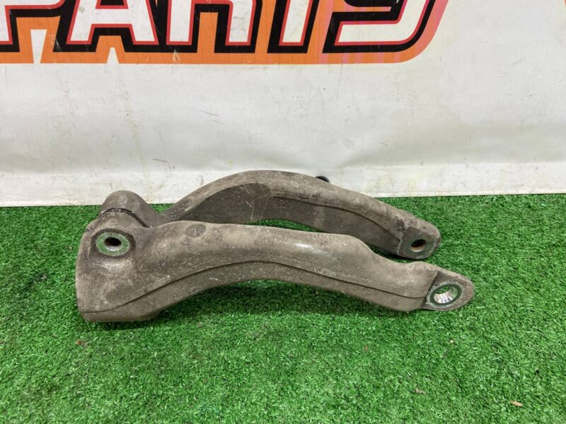 T4N35986 Shock absorber fork left JAGUAR F-PACE Used cost 50 € in stock 8 pcs.