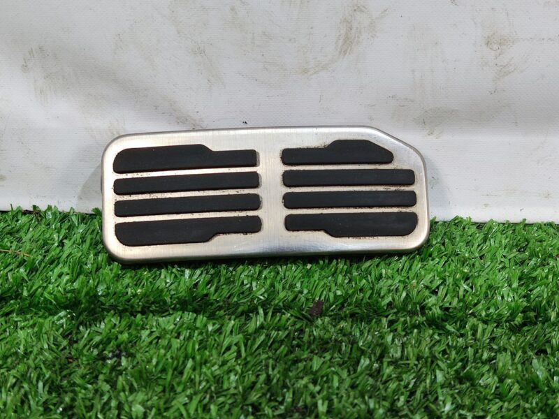 VPLYS0470 Pedal pad sports Range Rover Velar L560 (2018-) Used cost 20 € in stock 1 pcs.