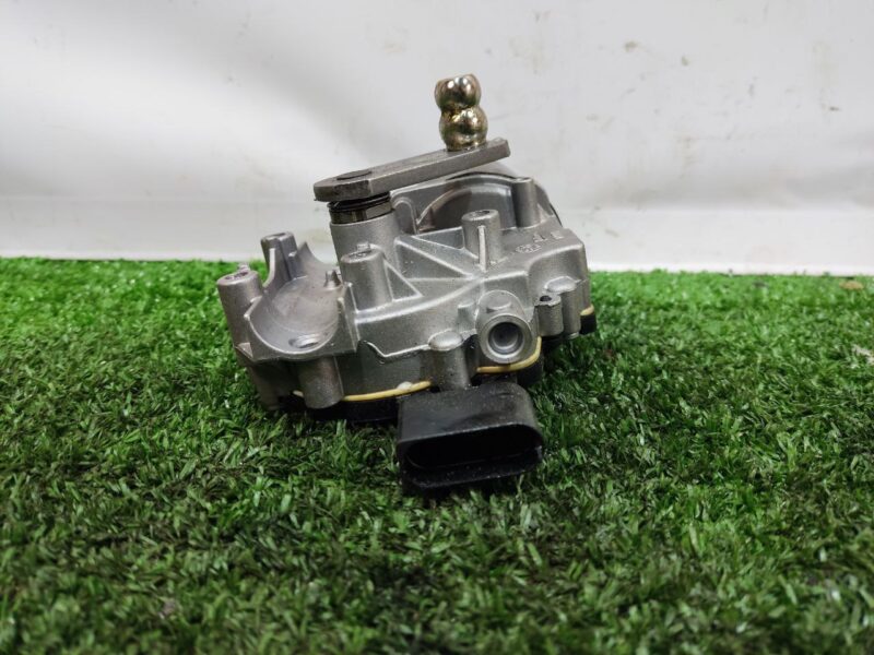 W000060844 wiper motor Range Rover Velar L560 Used cost 30 € in stock 2 pcs.