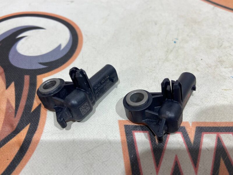 J9C5438 Airbag sensor Jaguar F-Pace X761 (2017-) used cost 50 € in stock 7 pcs.