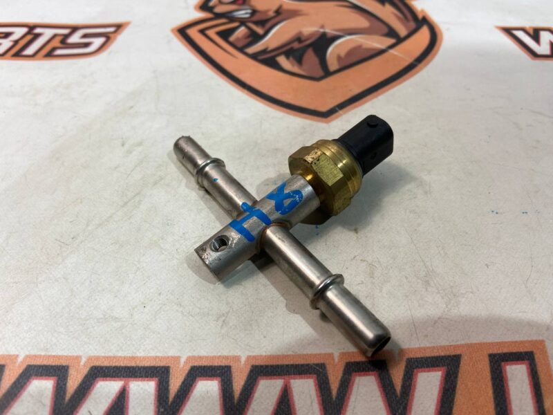 LR013813 Fuel pressure sensor Range Rover L405 (2013-2021) Used cost 40 € in stock 1 pcs.