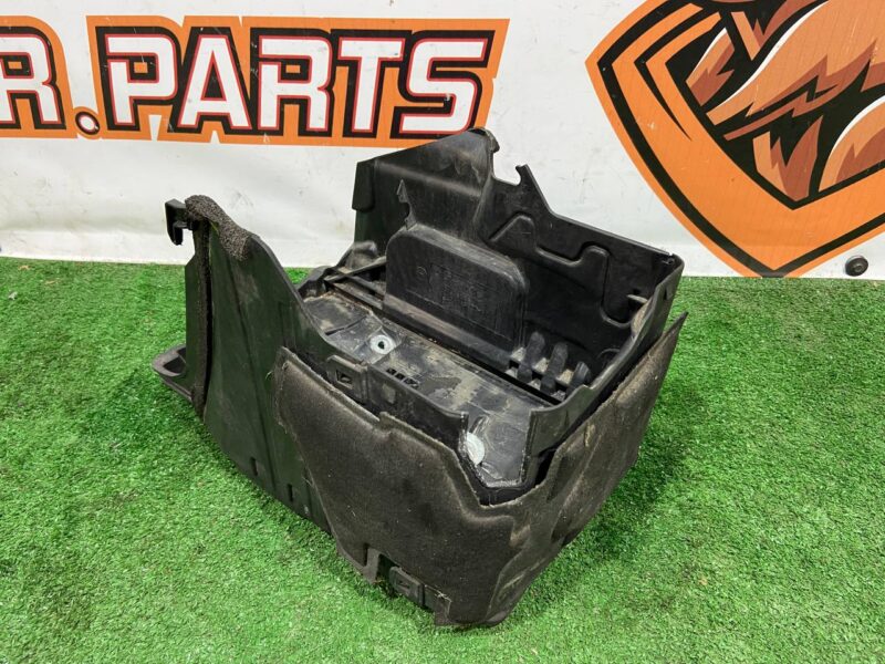 LR023753 Battery shelf 2.2TD Range Rover Evoque L538 (2012-2018) Used cost 25 € in stock 1 pcs.