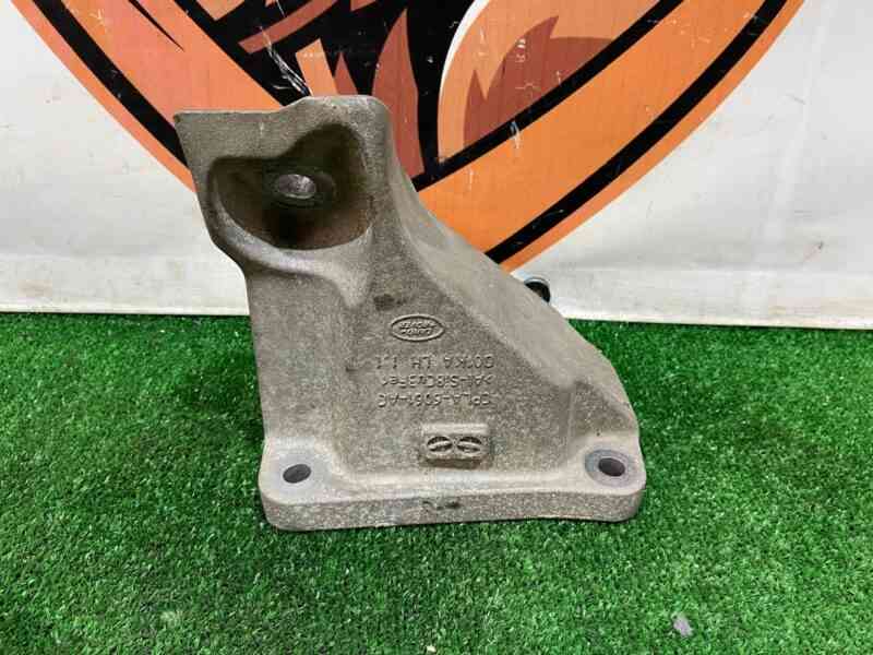 LR033183 Left engine mount bracket 3.0ie 5.0ie Range Rover Sport L494 (2014-2022) Used cost 35 € in stock 2 pcs.