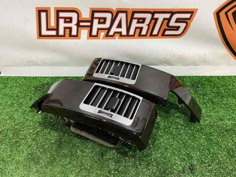 LR035209 Air deflector from torpedo left RANGE ROVER L405 13- Used cost 30 € in stock 1 pcs.