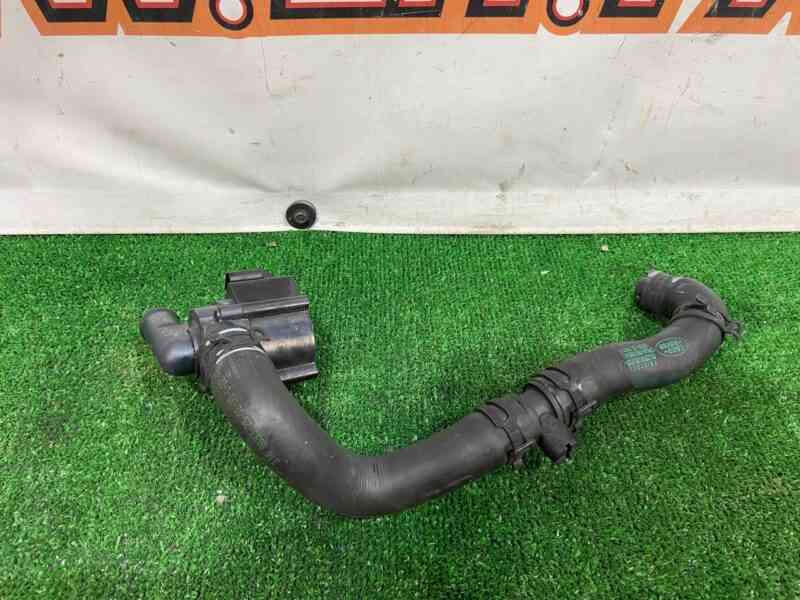 LR036345 Heater hose Range Rover L405 (2013-2021) used cost 20 € in stock 1 pcs.
