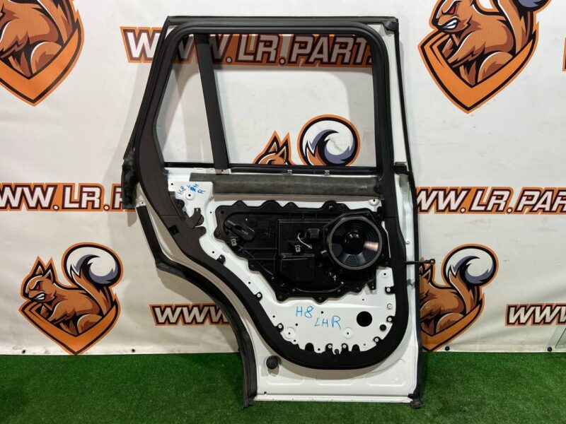 LR036403 door rear left Range Rover L405 Used cost 650 € in stock 6 pcs.