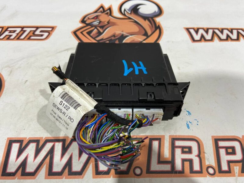 LR050789 Heater control module (main unit) Range Rover L405 (2013-2021) used cost 130 € in stock 1 pcs.