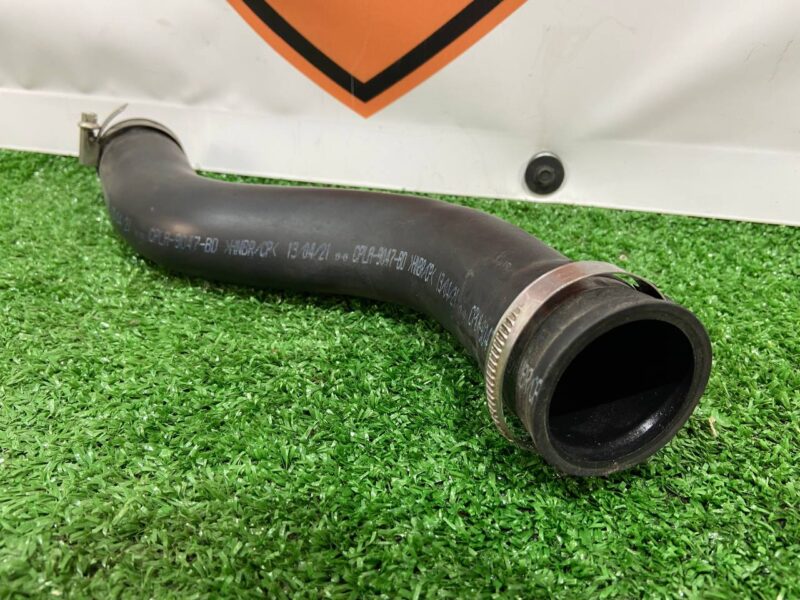 LR051676 Filler neck pipe Range Rover Sport L494 (2014-2022) Used cost 50 € in stock 1 pcs.