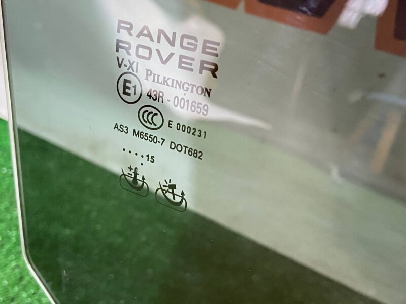 LR052676 Rear right door glass Range Rover L405 (2013-2021) USED cost 100 € in stock 3 pcs.