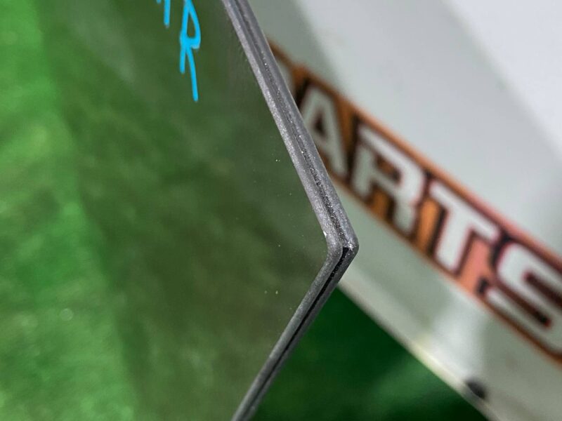 LR052678 Rear left door glass Range Rover L405 (2013-2021) Used cost 100 € in stock 3 pcs.
