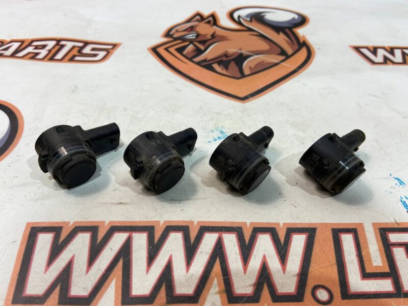 LR059784 Parking sensor rear LAND ROVER DISCOVERY SPORT L550 2015- Used cost 58 € in stock 8 pcs.