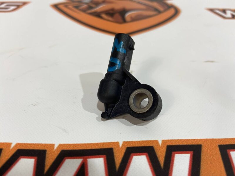 LR059789 Shock sensor Front LAND ROVER DISCOVERY SPORT (L550) 2015- Used cost 25 € in stock 3 pcs.