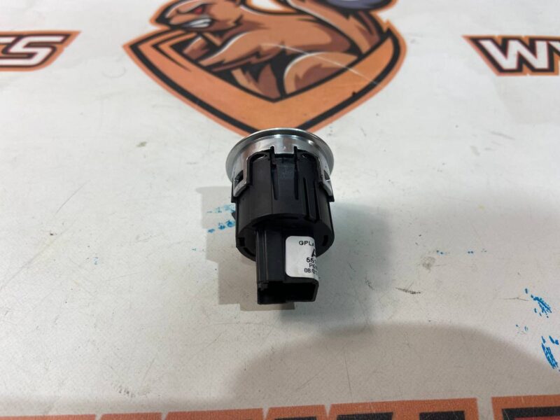 LR070381 Start/Stop Button Land Rover Discovery 5, Range Rover Sport L494, Range Rover Velar Used cost 30 € in stock 9 pcs.
