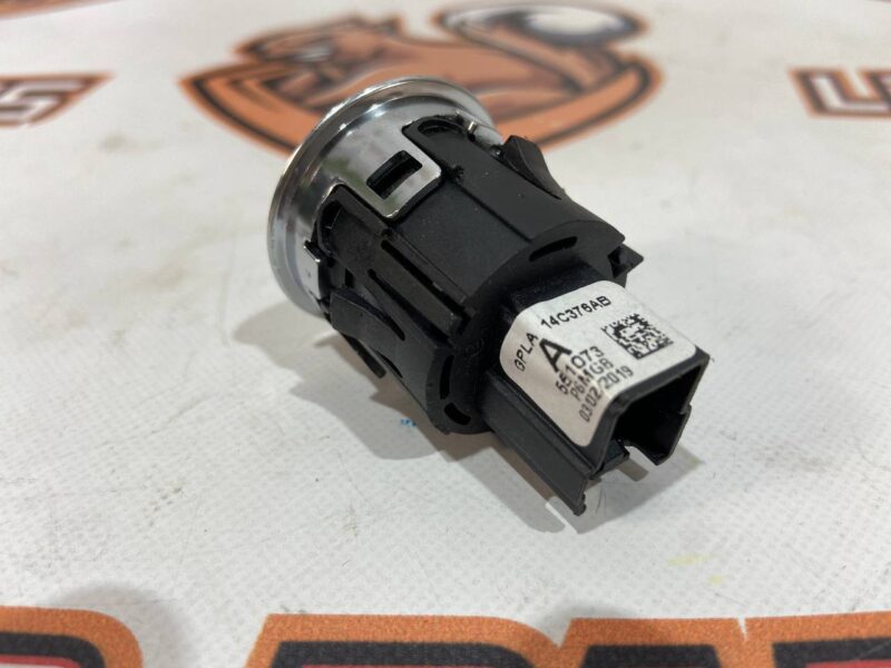 LR070381 Start/Stop Button Land Rover Discovery 5, Range Rover Sport L494, Range Rover Velar Used cost 30 € in stock 9 pcs.